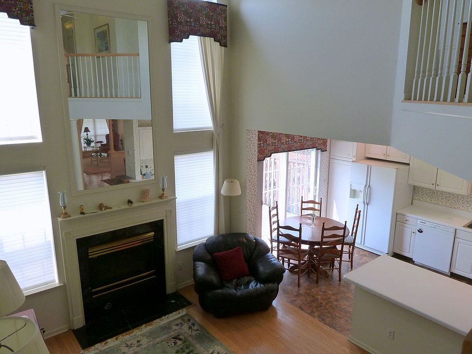 2nd image of 346 Vista View Dr