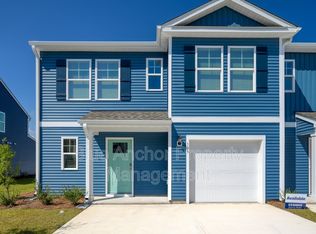 109 S Grassland Rd, Surf City, NC 28445
