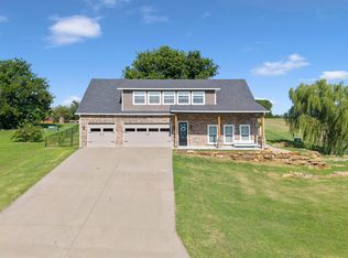 511 Summit Dr, Grove, OK 74344