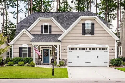 152 Moultrie Ln