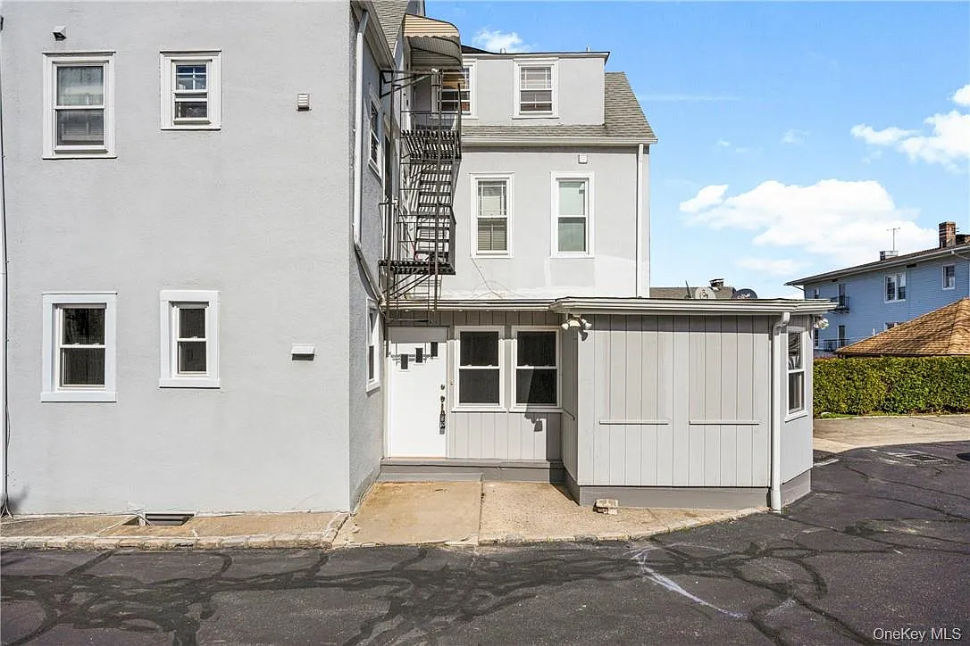 3 bed, 1.0 bath, 1100 sqft, $3,400 — Photo 4