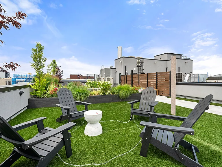 152 Erasmus St #307 — Photo 40