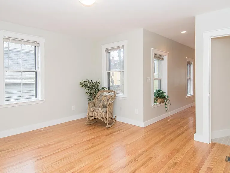 Living room off kitchen/dining area