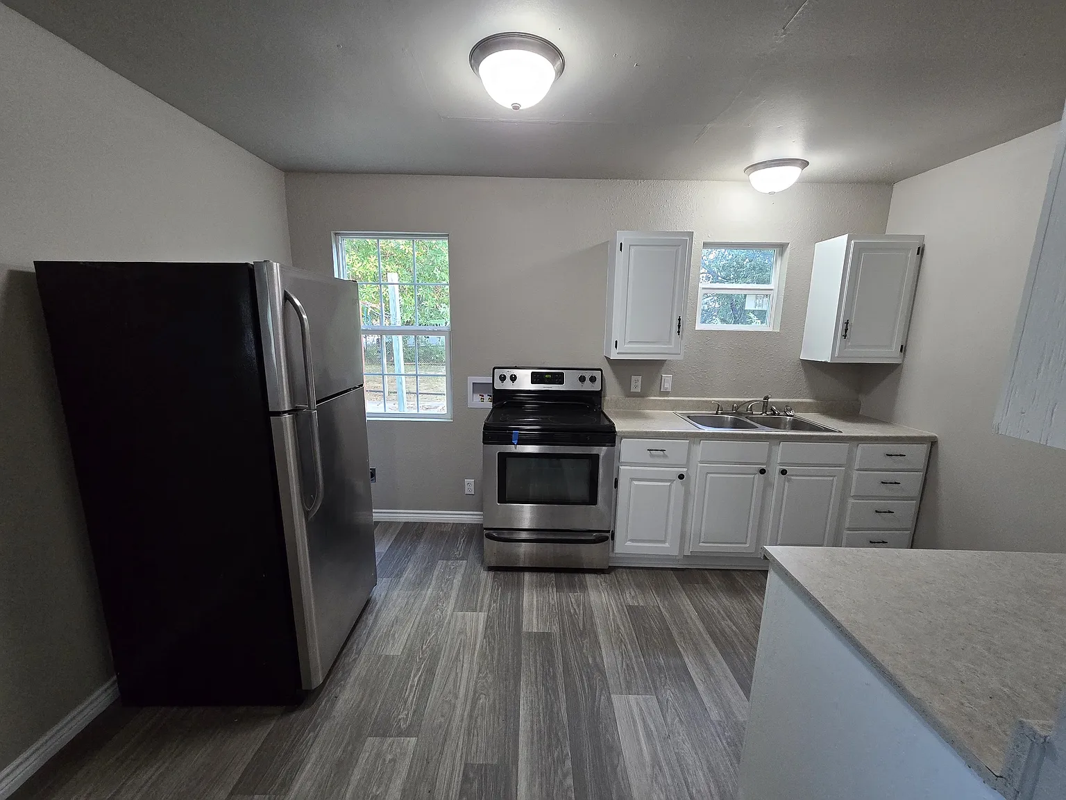 2 bed, 968 sqft, $1,100 — Photo 1