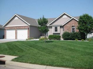 3212 Willowood Cir, Manhattan, KS 66502