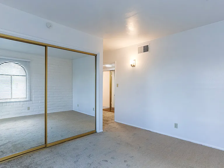565 N Macnab Dr #A — Photo 20