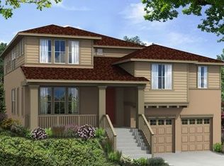 211 Mission Dr, Petaluma, CA 94952