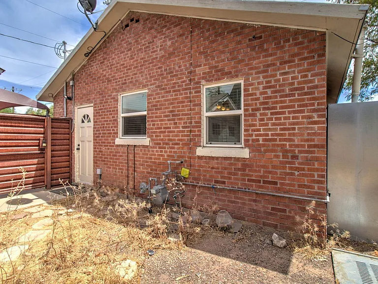 1010 E Coronado Rd — Photo 20
