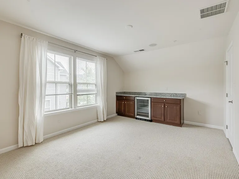 7567 Arundel Woods Dr — Photo 30