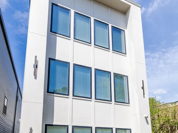 6048 S Eberhart Ave, Chicago, IL 60637