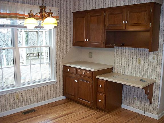 Kitchen, built-in desk