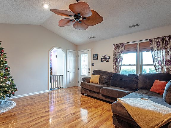 2nd image of 1408 Brookwood Pl