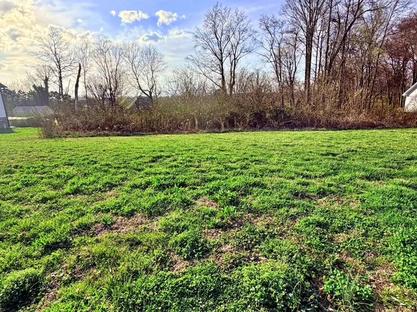 103 Shadows Lawn Dr, Athens, TN 37303