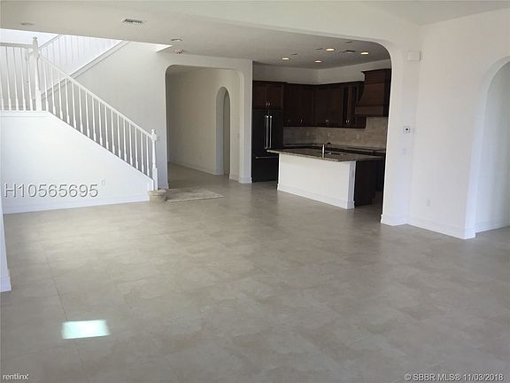 E8C9BF00-15A2-479F-BC20-70CFD2ADDEF2