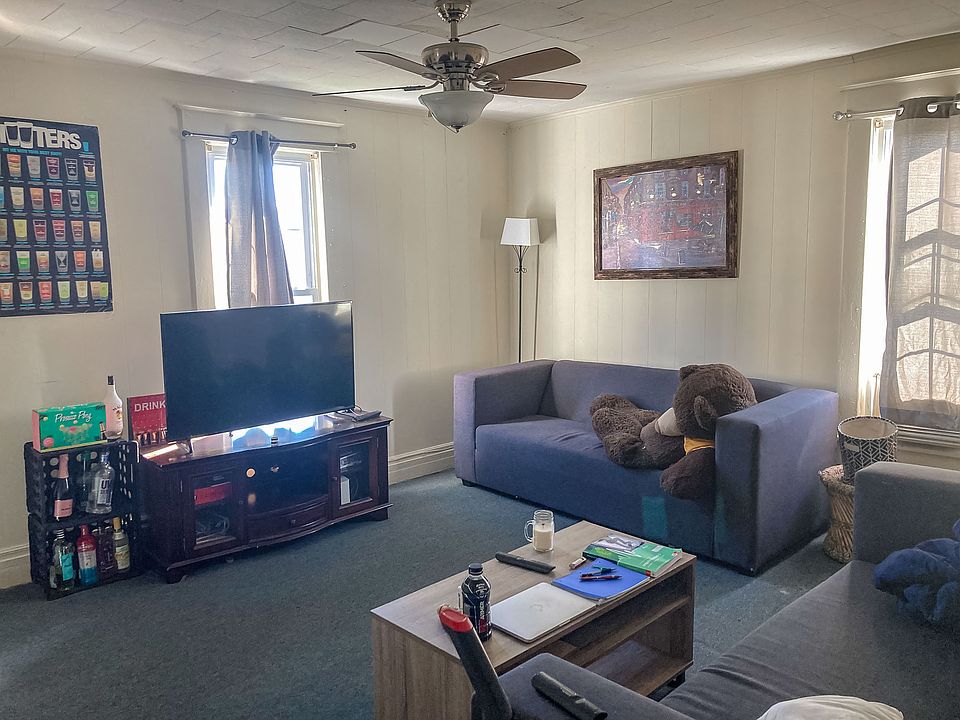 1st image of 390 Forest Ave