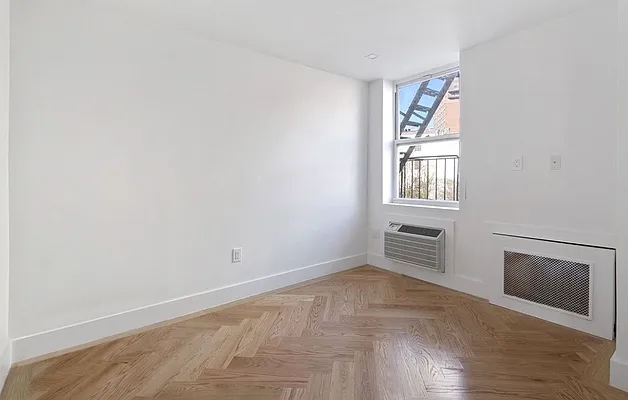 Rented by Compass | media 21