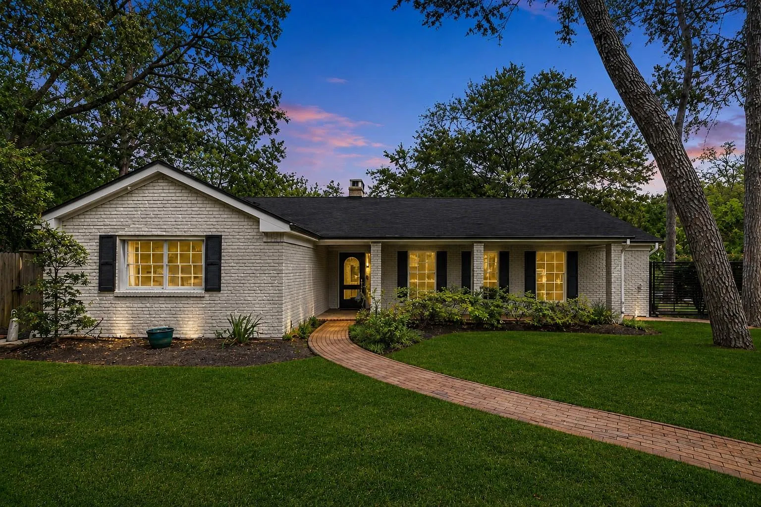 4 bed, 2.5 bath, 3316 sqft, $8,300 — Photo 1