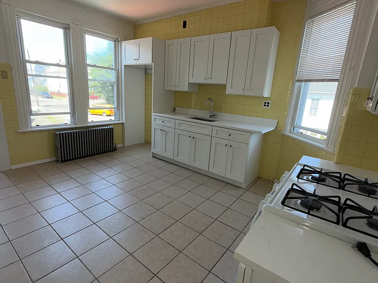 910-912 Madison Ave #2 — Photo 3