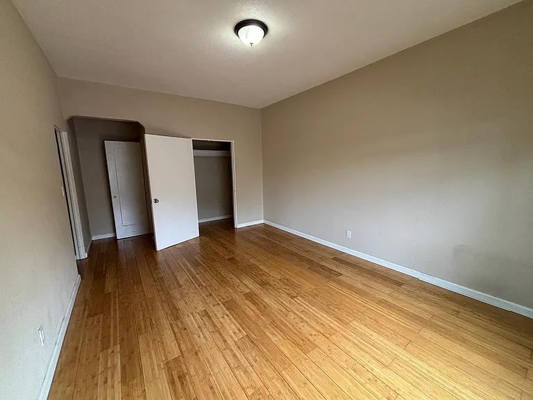 1955 Chestnut St #104 — Photo 5
