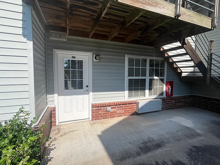 806 W Tahlequah St #B — Photo 14