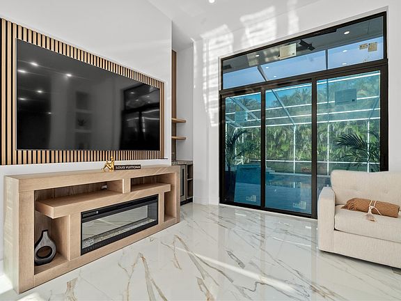 5th image of 7141 Mariana Court