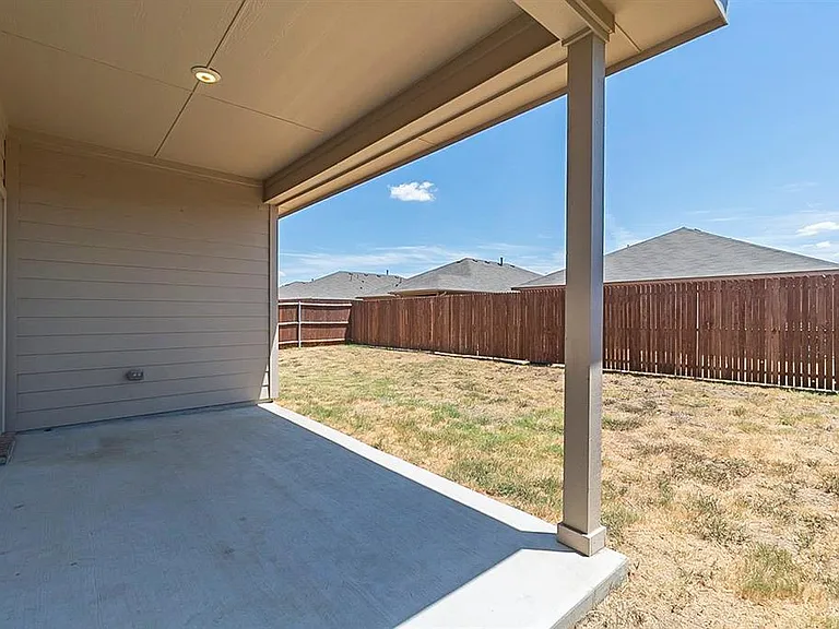 16141 Bronte Ln — Photo 18