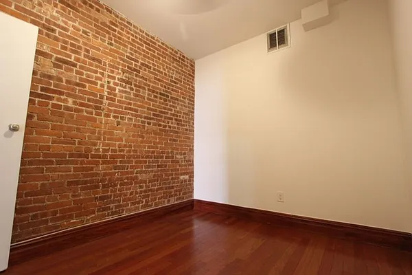 Rented by Compass | media 31