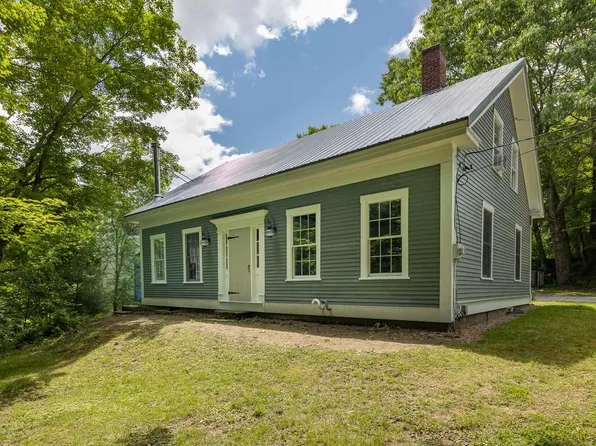 9 Cooper Road, Barrington, NH 03825