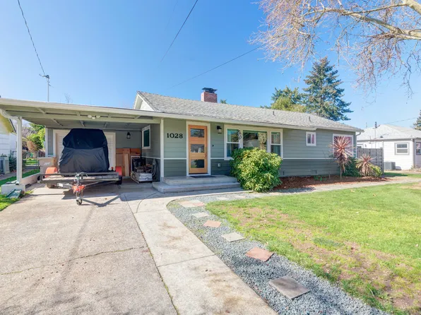1028 SE Clarey Ave, Grants Pass, OR 97526