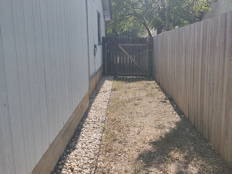 10204 Doc Holliday Trl — Photo 26