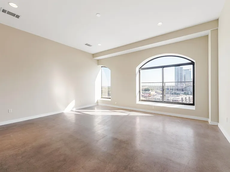 507 Sabine St #707 — Photo 2