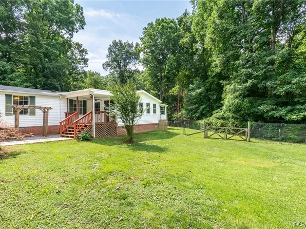 2491 Fairground Rd, Maidens, VA 23102