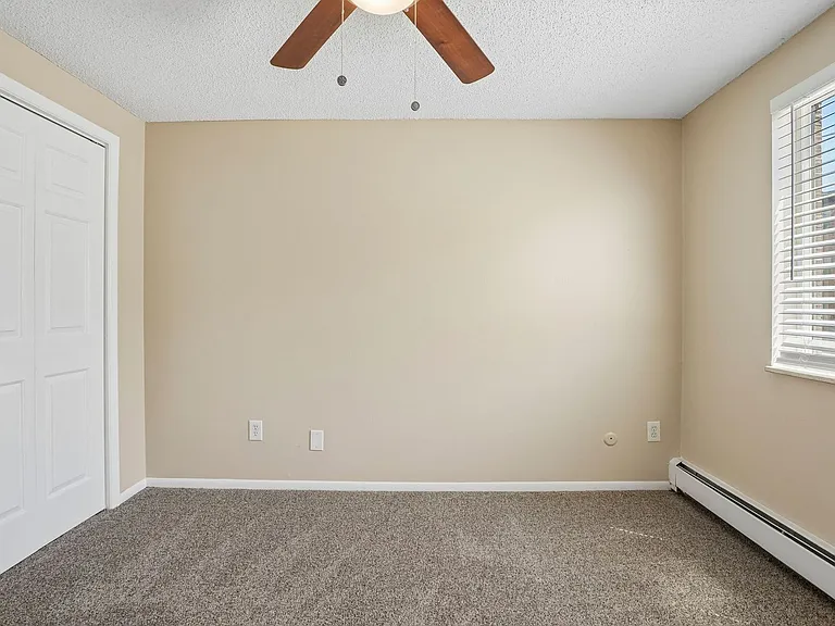 Lorinda Apartments — Photo 41