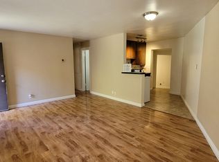 24370 Newhall Ave APT 8, Newhall, CA 91321