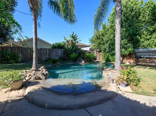 964 Woodland Dr, Turlock, CA 95382