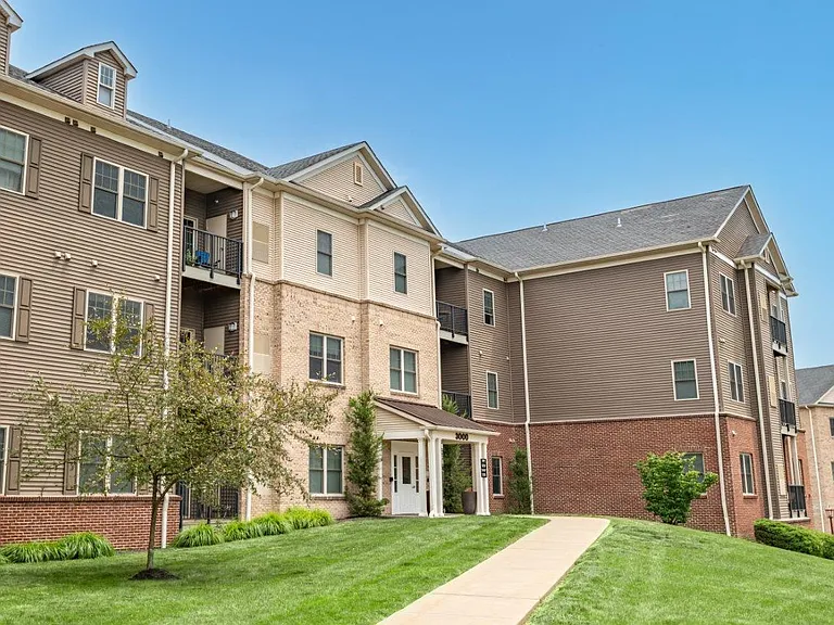 Rochester Village Apartments at Park Place — Photo 32