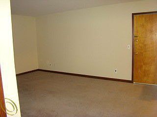 3rd image of 8190 Crestview Dr