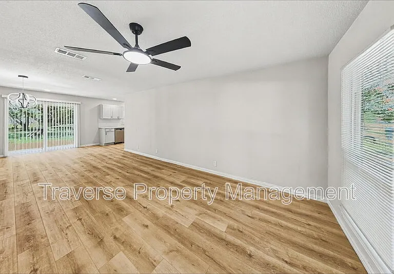 3716 Clotell Dr — Photo 5