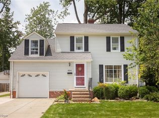 464 Elmwood Rd, Bay Village, OH 44140