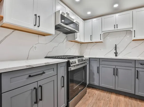 46 Main St APT 5, North Reading, MA 01864