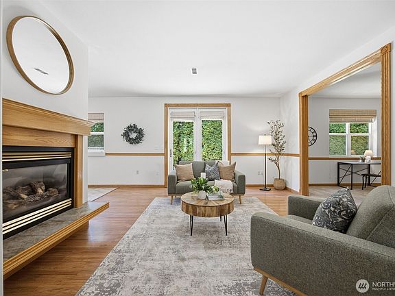 4th image of 1203 Roland Street