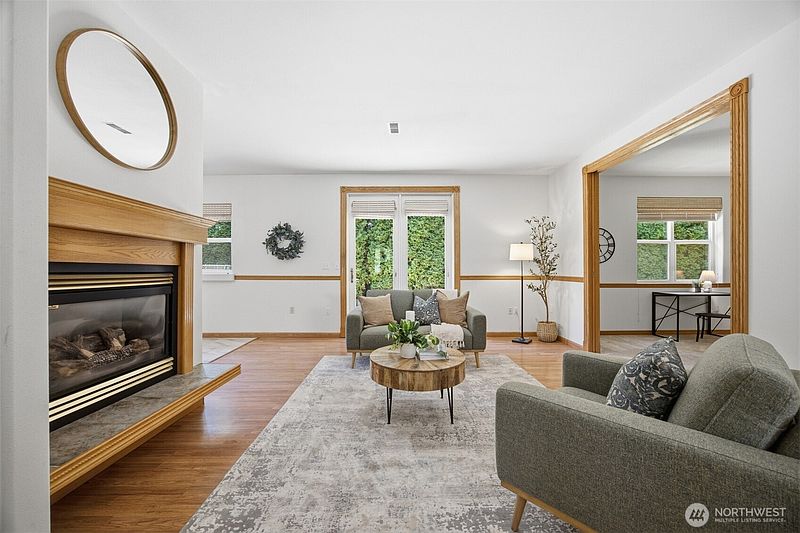 4th image of 1203 Roland Street