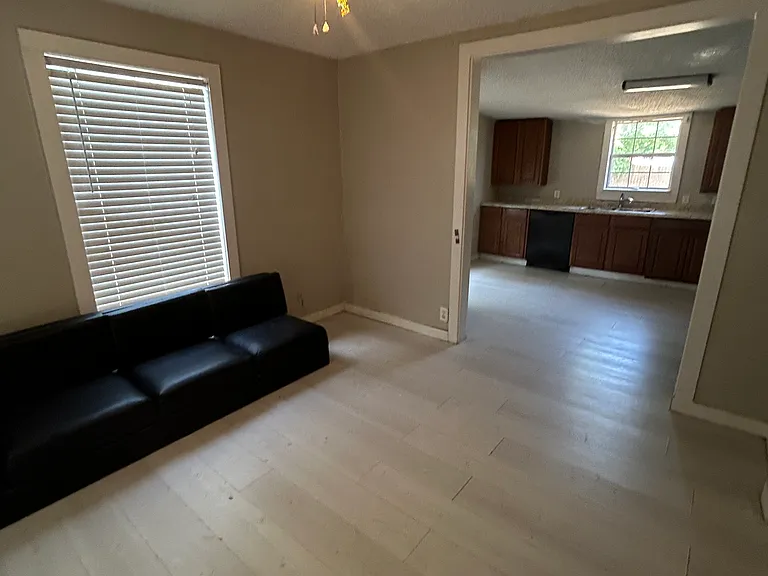 802 Cross Timber St — Photo 3
