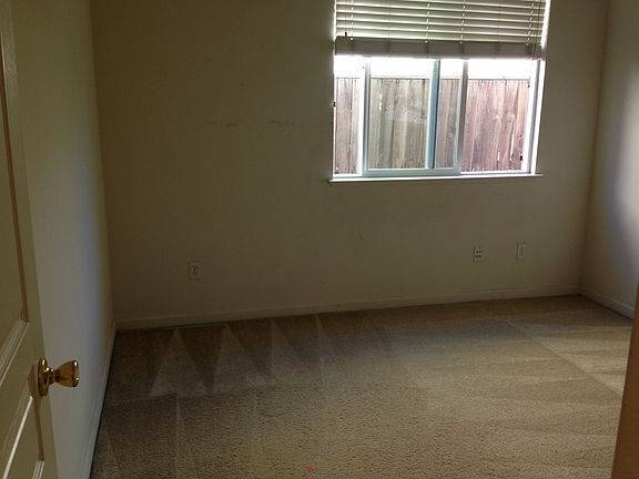 3rd image of 10802 Merritt Dr