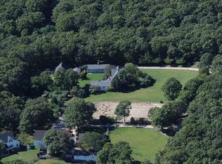 145 Middle Hwy, East Hampton, NY 11937