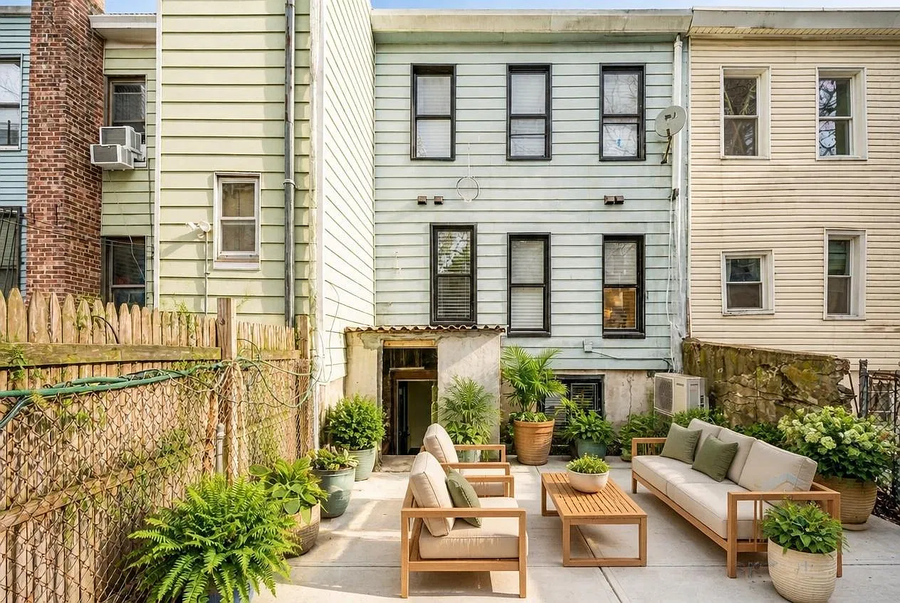 2414 Pacific Street — Photo 1