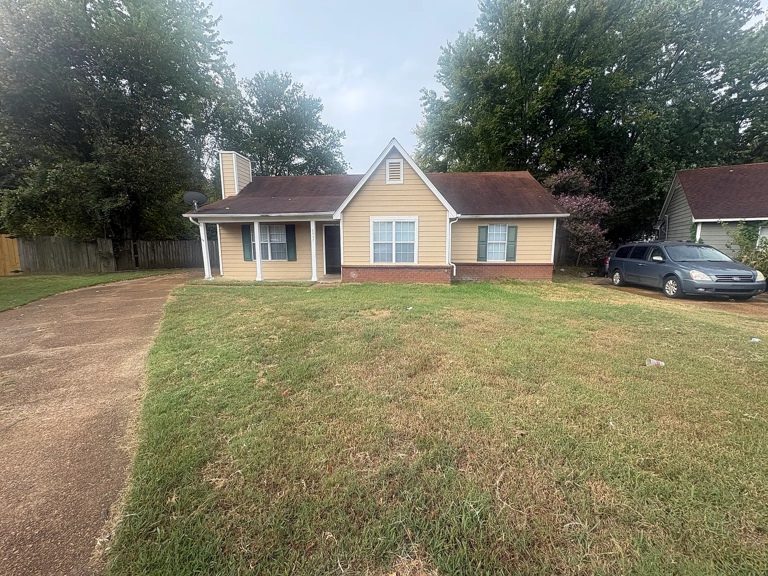 Charming 3 Bed, 2 Bath Home — Photo 1