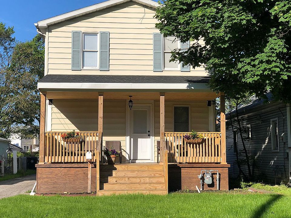 1st image of 4 Maldiner Ave