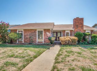 1830 Post Oak Ln, Carrollton, TX 75007