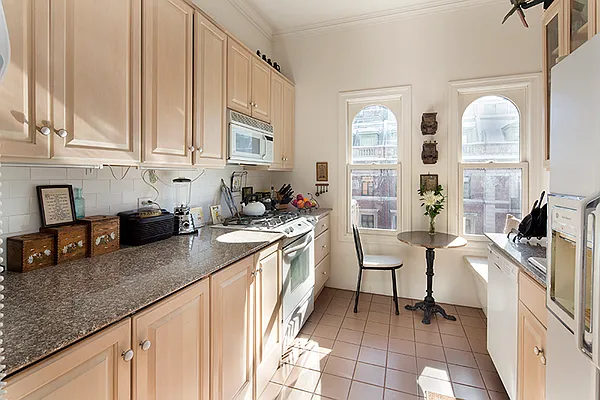 Rented by Brown Harris Stevens | media 10